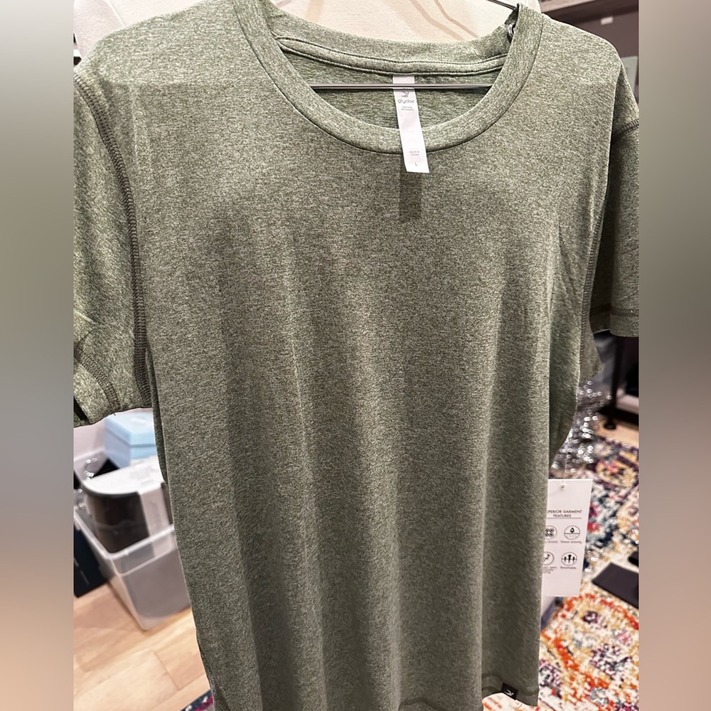 Simplicity tee by Glyder